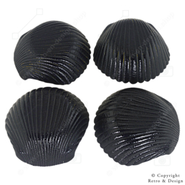 Set aus vier tiefen eleganten Muschelförmigen Servierschalen aus den 1980er Jahren