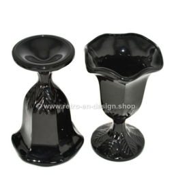 Black sorbet glass or sundae on foot, by Arcopal France