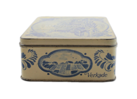 Biscuit tin by Verkade with a Delft blue appearance