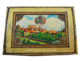 Große Vintage Blechdose mit mittelalterlichem Stadtlandschaft und Wappen