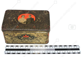 Biscuit tin with an image of Princess Juliana and Prince Bernhard, 1936 - 1937