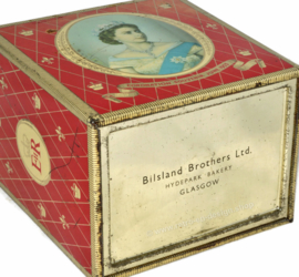 Vintage souvenir tin on the occasion of the coronation of Queen Elizabeth II in 1953