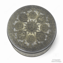 Lata Vintage Van Delft con Relieve Ornamental – Caja Holandesa Decorativa