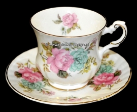 Queens, Fine Bone china.  Porseleinen theekop en schotel. Rosina china Co. LTD