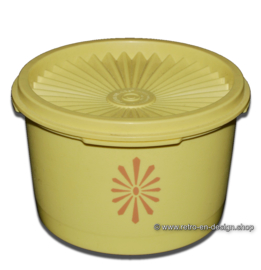 Kleine geel vintage Tupperware trommeltje met zonnedeksel h. 8 cm.