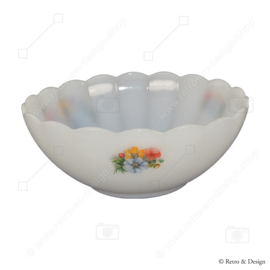 Vintage scalloped bowl with floral pattern "Anemones" by Arcopal France Ø 20.5 cm
