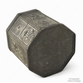 Lata Vintage Verkade Octogonal con Relieve de Pájaros – Art Déco – Caja de Galletas Holandesa – Años 30