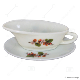 JAJ Pyrex Sauskom of Juskom 'Rose Hips' Decor Rozebottels, Made in England