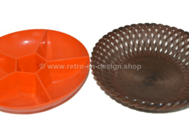 Vintage jaren 60 / 70 gevlochten plastic snackschaal van Emsa in bruin en oranje