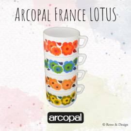 Set van vier Arcopal Lotus thee- of soepkommen uit de jaren 70