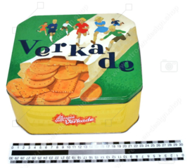 Large vintage square tin "The girls from Verkade" green and yellow