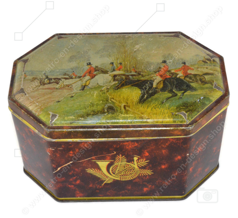 Octagonal vintage tin tobacco box depicting a hunting scene for smoking tobacco No 843