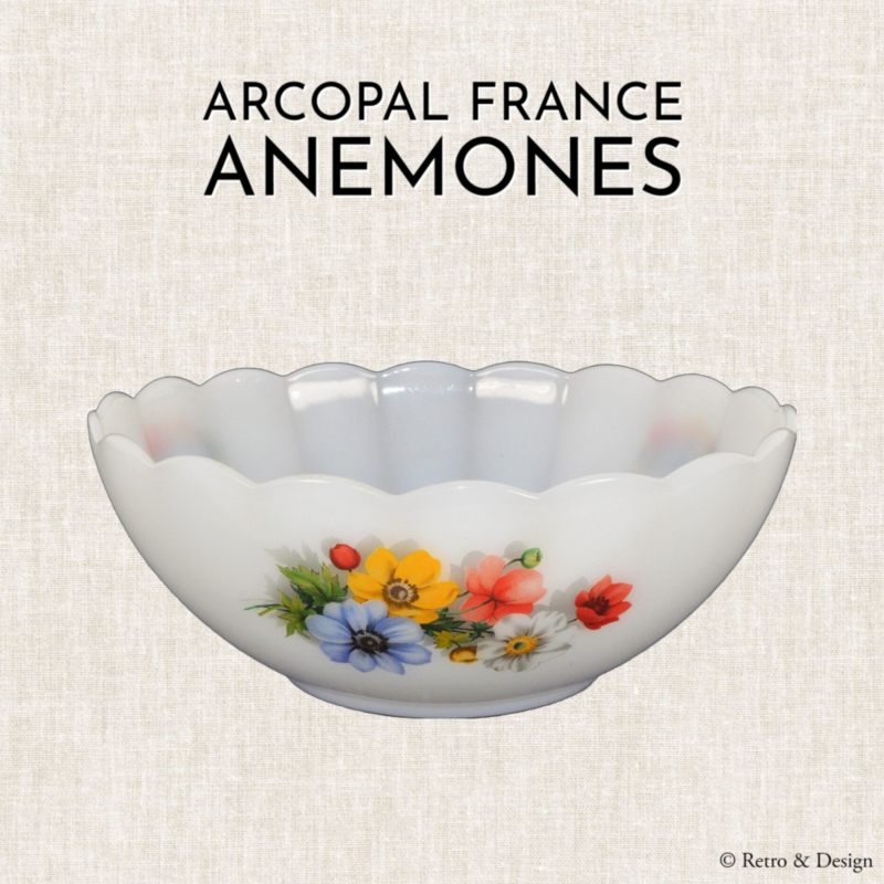 Vintage geschulpte schaal met bloemenpatroon "Anemones" van Arcopal France Ø 20,5 cm