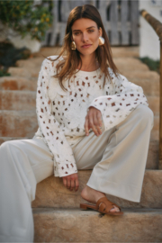 Amarey flower pullover