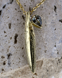 Kali necklace grey