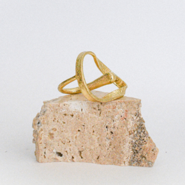 Kali statement ring swirl