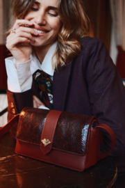 Alva Red + statement flap