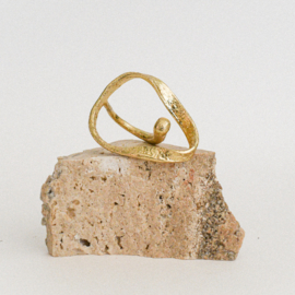 Kali statement ring swirl