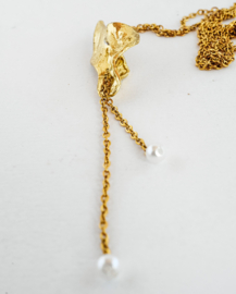 Kali necklace shell pearl