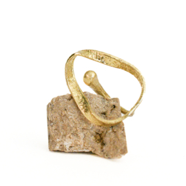 Kali statement ring swirl