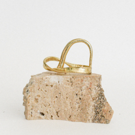 Kali statement ring swirl