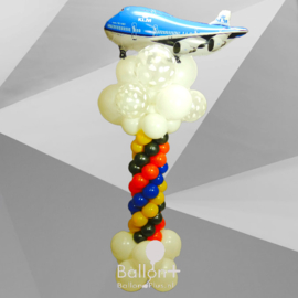 Ballonnen Pilaar - KLM vliegtuig en Wolkjes - Wit, Oranje / Blauw, Geel / Graphiet