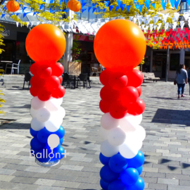 Ballonnen Pilaar  - Classic - Rood - Wit - Blauw- met een Oranje Topballon
