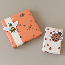 2 cadeau labels, bij / lieveheersbeestje ; Bee / Ladybug