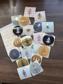 Stickerset kerstbomen, set van 20 sluitstickers.