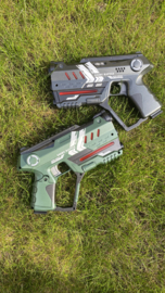 Huur Lasergame pakket; 8+1 laserguns, grey/green