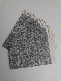 cadeauzakje cozy cubes zwart/wit/goud  12 x 19 cm