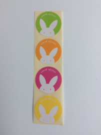 Set van vier (sluit)stickers met een haasje en de opdruk  vrolijk pasen
