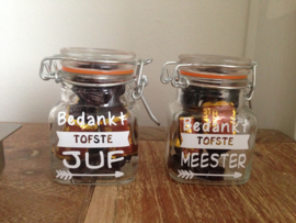 Gevuld potje  met toffees voor de tofste juf / meester