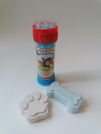 Stoepkrijt paw patrool pootje en bot met paw patrol bellenblaas