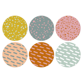 Set van 6  grote vrolijk gekleurde (sluit)stickers  Reinventing Spaces