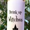 zelfklevend wijnetiketDrink up Witches Mama Drinkt Wijn