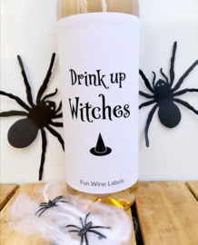 zelfklevend wijnetiketDrink up Witches Mama Drinkt Wijn