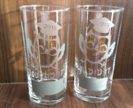 glas met uiltje en you did it 2023 geslaagd