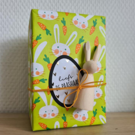 Inpakpapier konijntjes met wortels