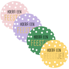 Set van 4 sluitstickers Hoera een feestje!