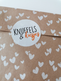 ronde sluitsticker Knuffels & kusjes