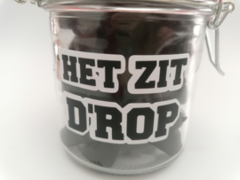 Het zit d'rop, weckpotje gevuld met drop