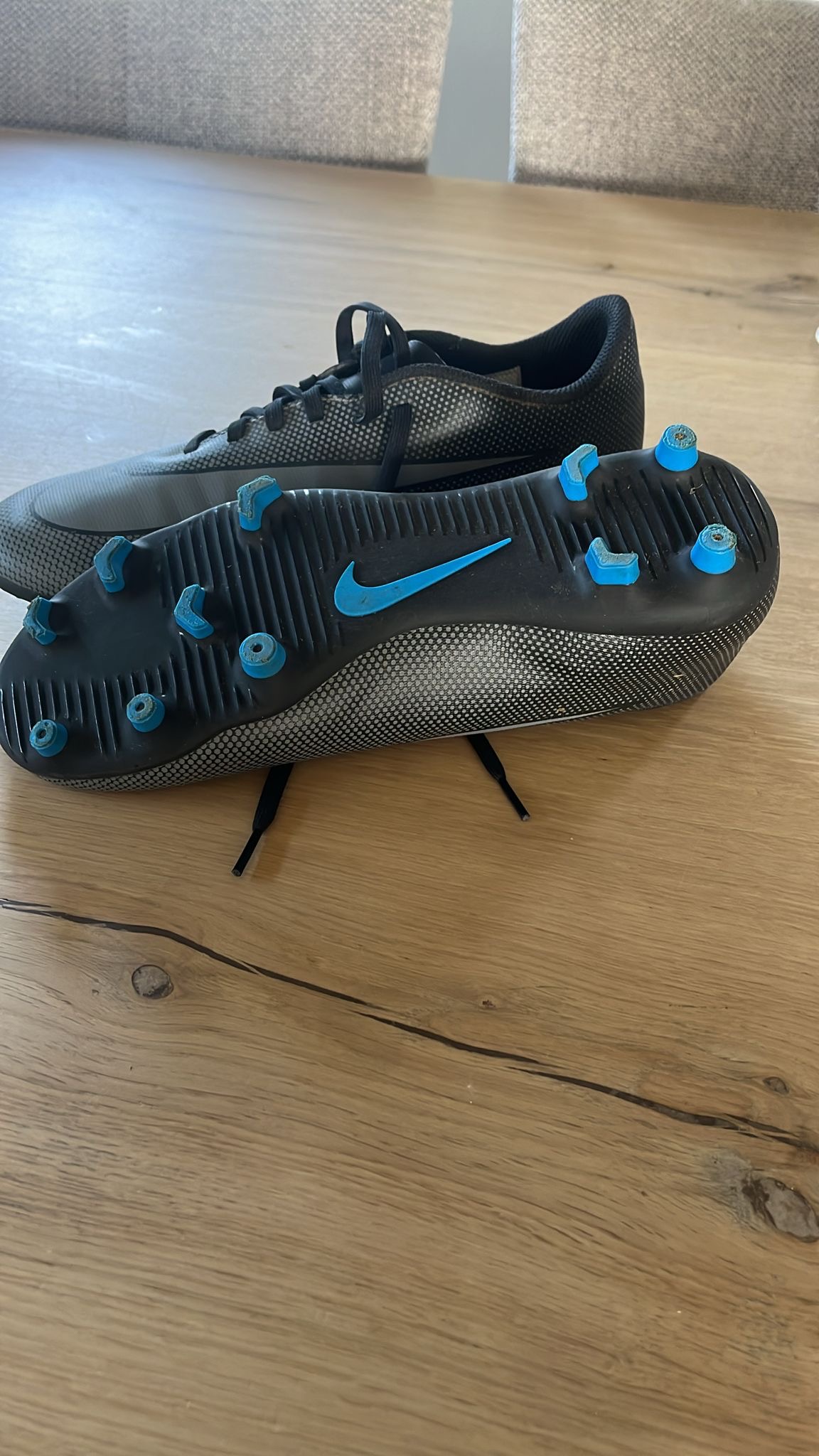 Nike voetbalschoenen als nieuw maat 41