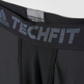 Adidas Techfit korte thermo broek zwart