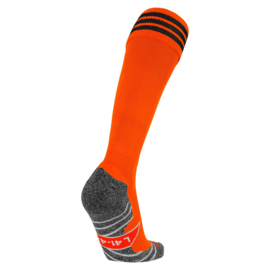 Oranje sokken met zwarte ringen