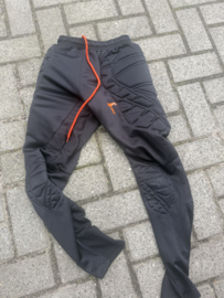 Keepersbroek maat XS voor 3 Tony’s repen