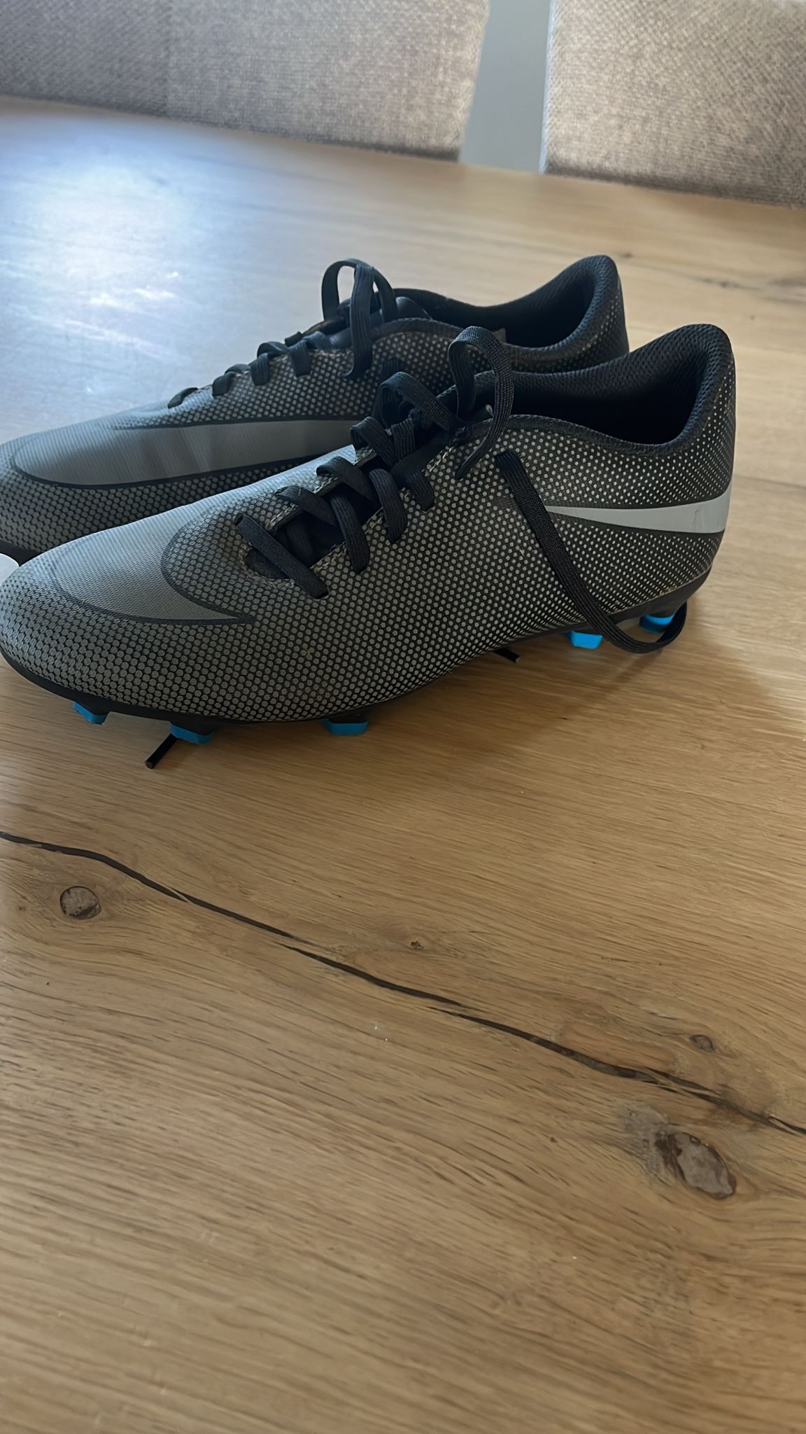 Nike voetbalschoenen als nieuw maat 41