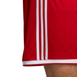 Korte rode sportbroek Adidasmet witte strepen Regista 18