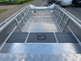 QWEST MARINE F450 (aluminium platbodem + zelflozend + reling)