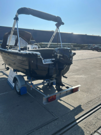 Amigo 470Q Sloep (2021) – Luxe Antraciet Bekleding – Inclusief Grote Motorbeurt